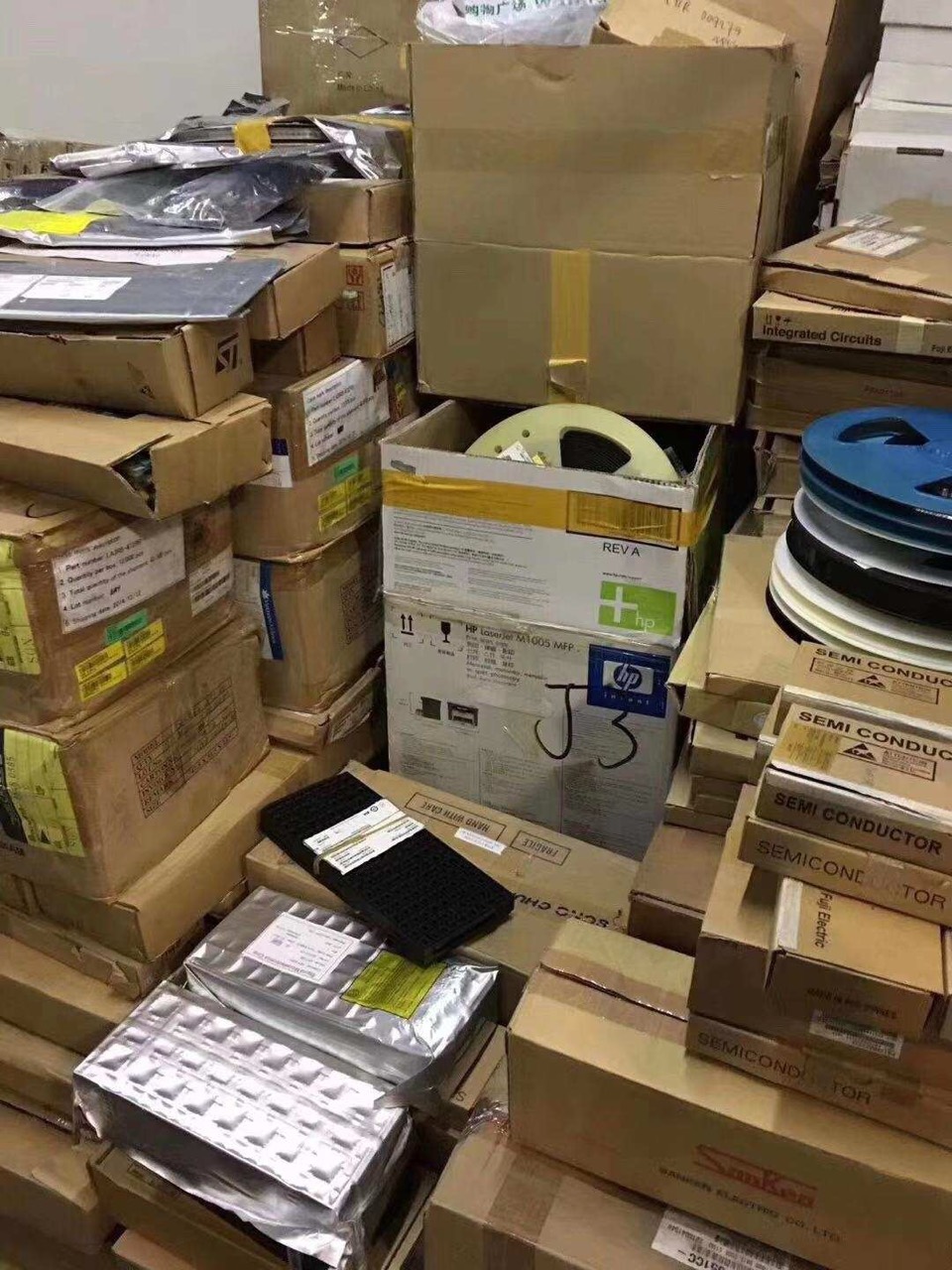IC and electronic component stock boxes